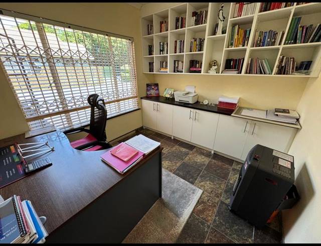 3 BEDROOM TOWNHOUSE FOR SALE IN BIRCHLEIGH NORTH